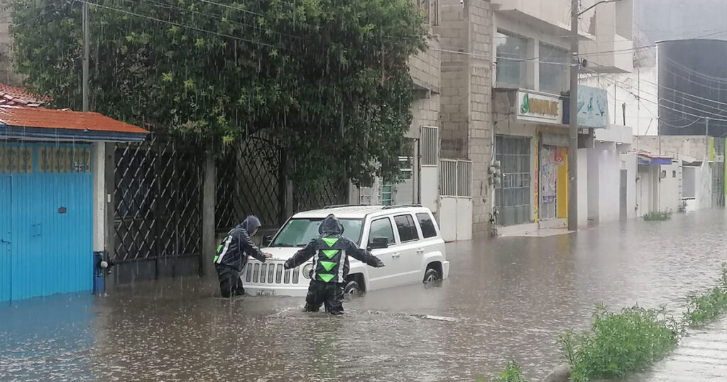 Tres colonia afectadas por subida de agua tras lluvias en Pachuca