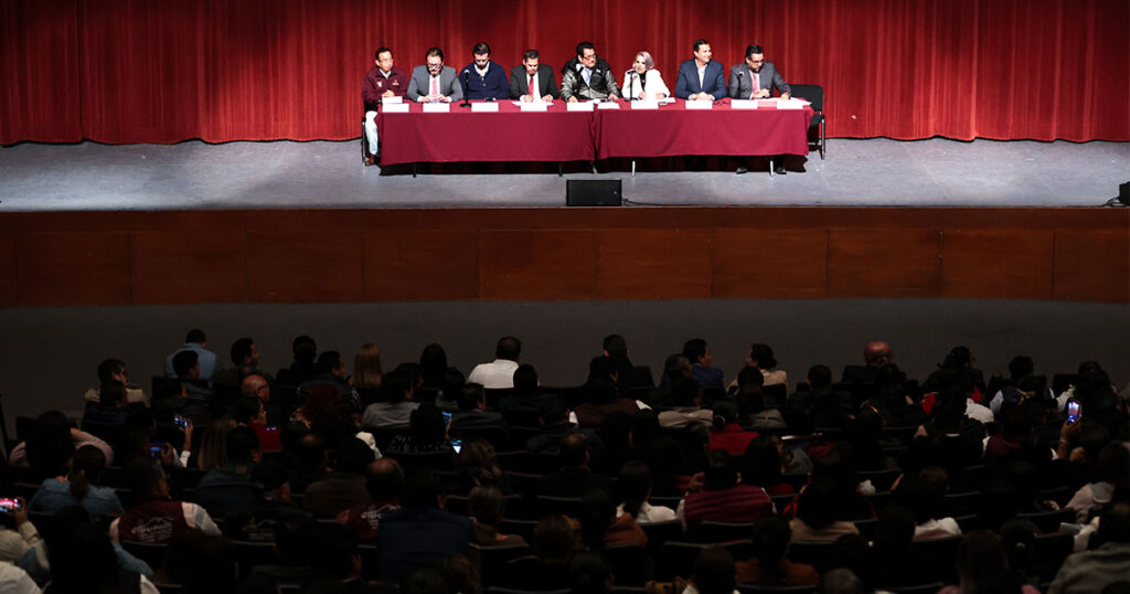 Capacitan a cabildos del estado