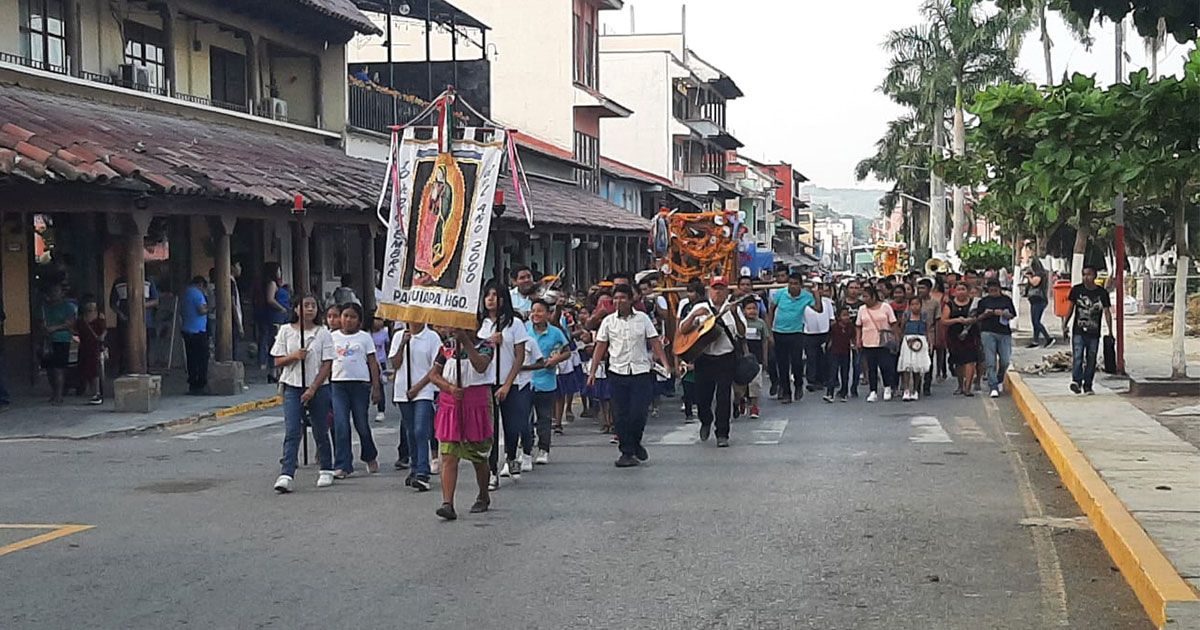 Imagen de Cristo Rey recorre en Procesiones colonias de Huejutla