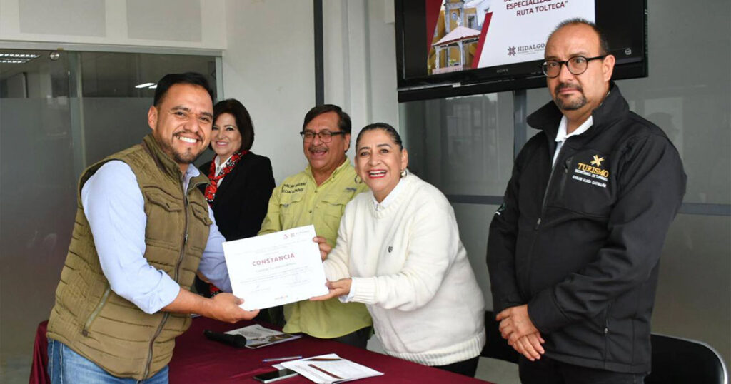 Concluye diplomado de Guías de la Ruta Tolteca