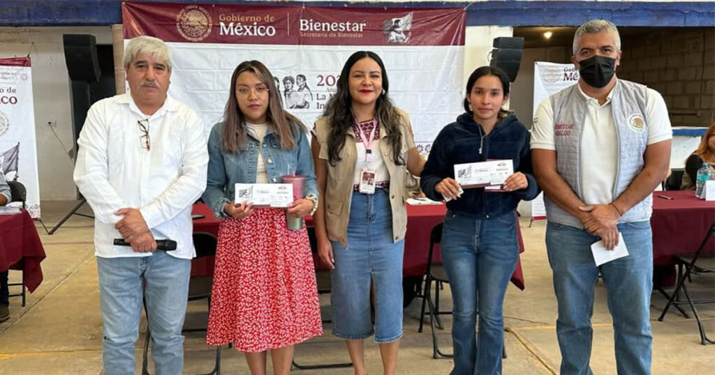 En Hidalgo cerca de 4 mil beneficiarios reciben la tarjeta del programa Jóvenes Construyendo el Futuro