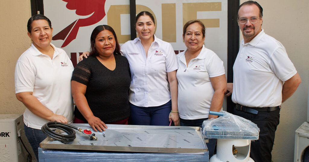 DIF Huejutla entrega proyecto de cocina económica en Ixcatepec