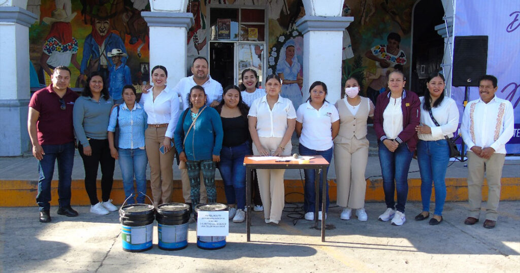 Orizatlán refuerza la educación; entregan apoyos a 34 instituciones educativas