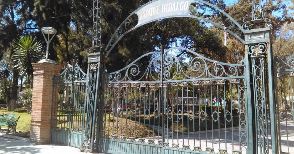 Supervisa Jorge Reyes rehabilitación del emblemático Parque Hidalgo