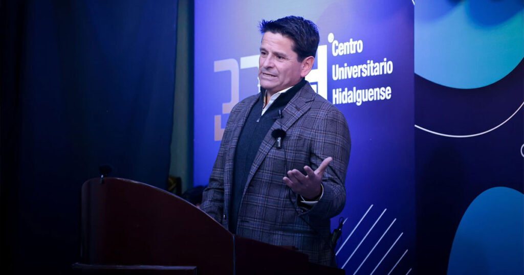 Cuauhtémoc Ochoa lanza iniciativa para vincular a universitarios con actividad legislativa