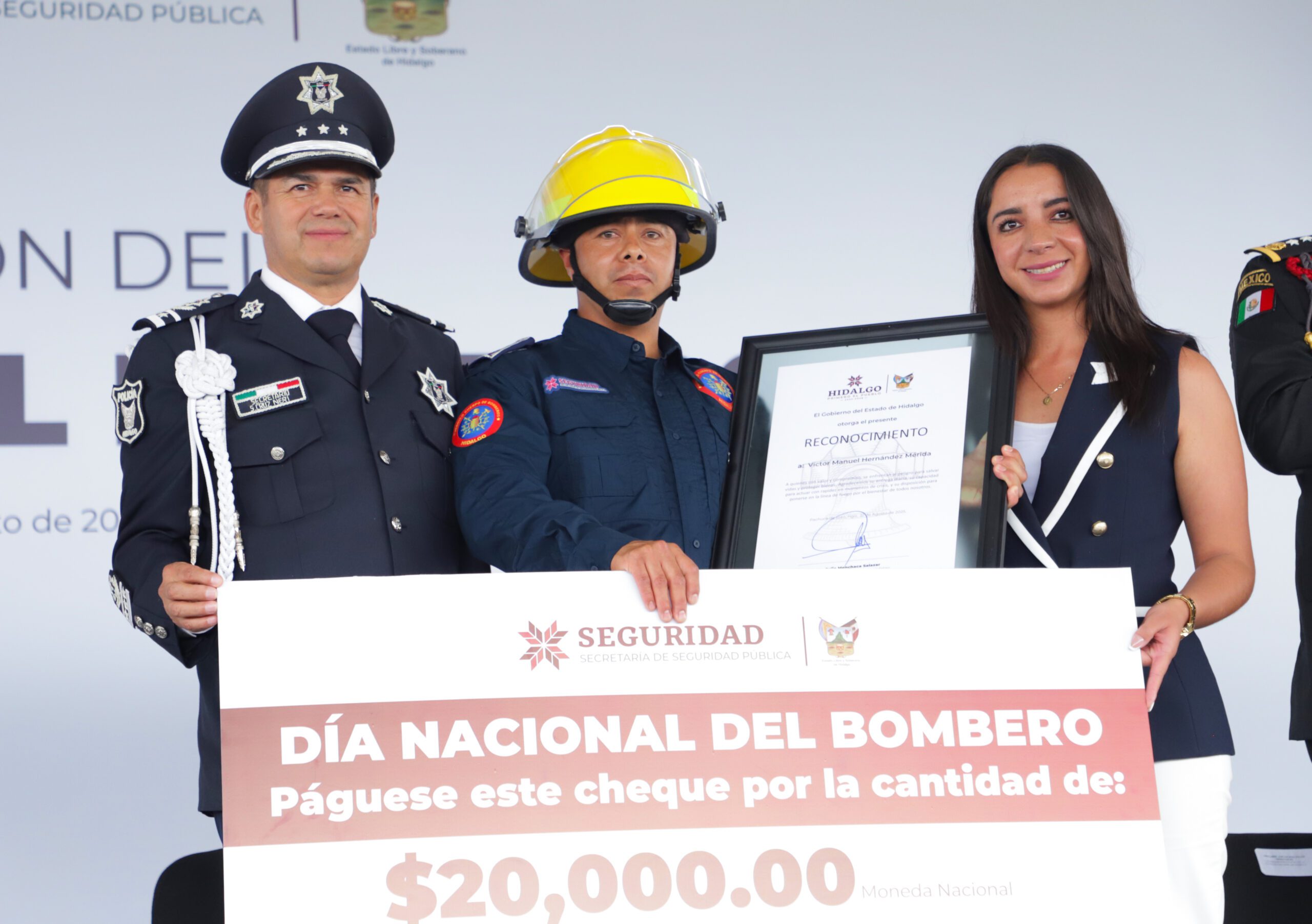 SSPH reconoce destacada labor del Heroico Cuerpo de Bomberos con entrega histórica de estímulos y ascensos 