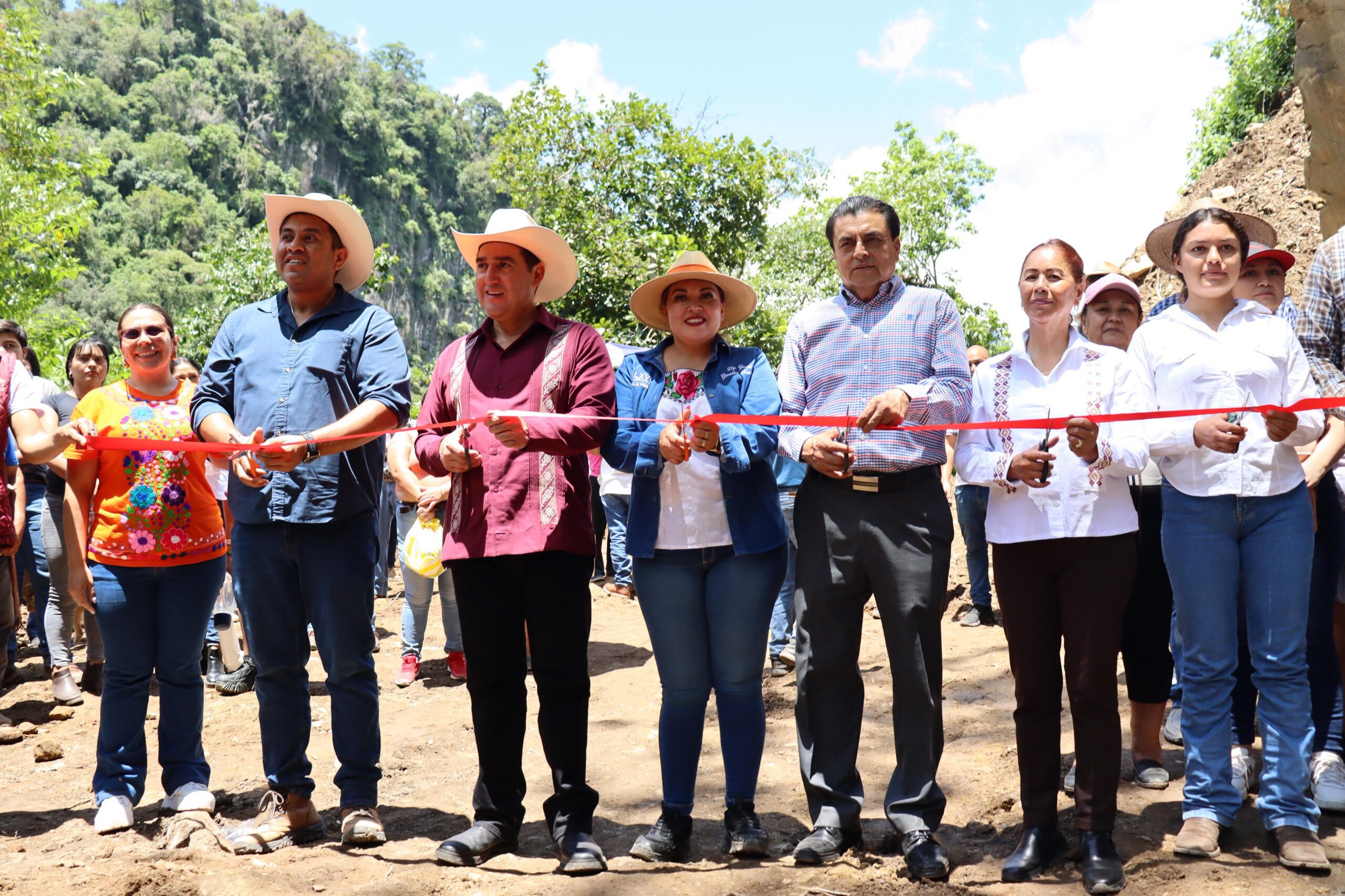 Entrega Saderh obras hídricas, de infraestructura rural y apoyos agropecuarios