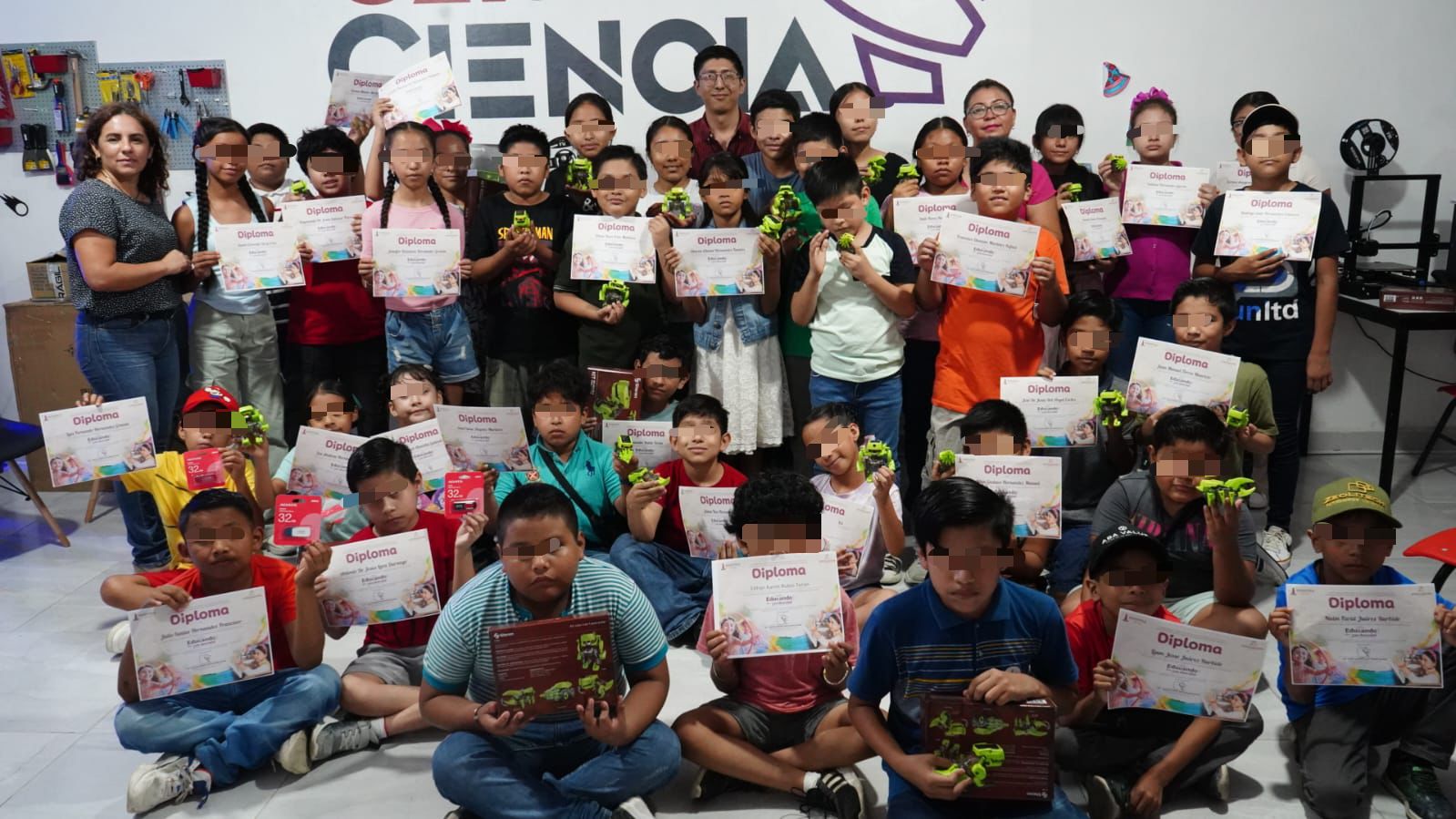 Gobierno municipal clausura curso de robótica con la participación de 100 niños