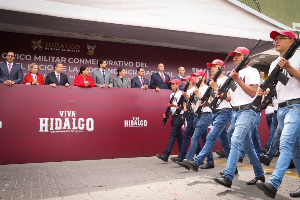 Se llevó a cabo, sin novedad, el Desfile Cívico-Militar alusivo al Inicio de la Independencia de México