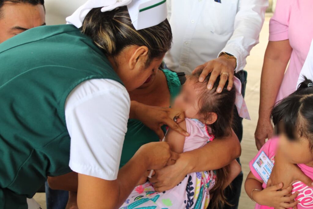 DIF y gobierno municipal de Huejutla presentes en apertura de jornada nacional de salud