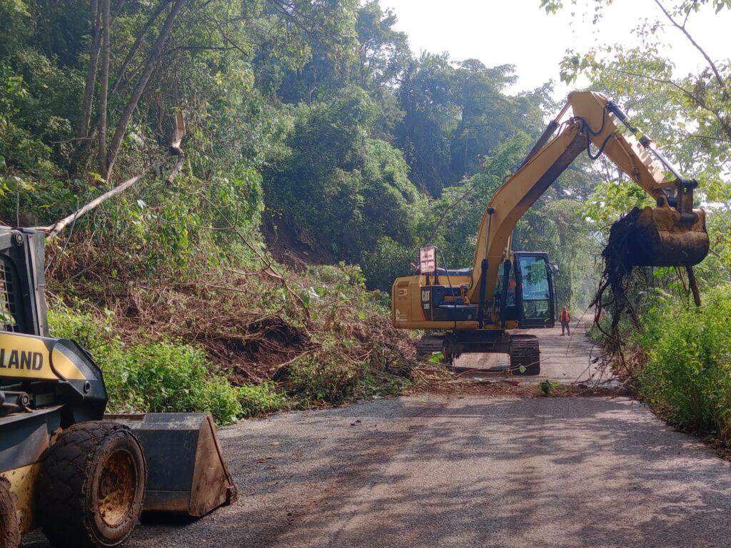 Recuperación de Caminos en Hidalgo: Avanza la Rehabilitación de Rutas Críticas tras Derrumbes