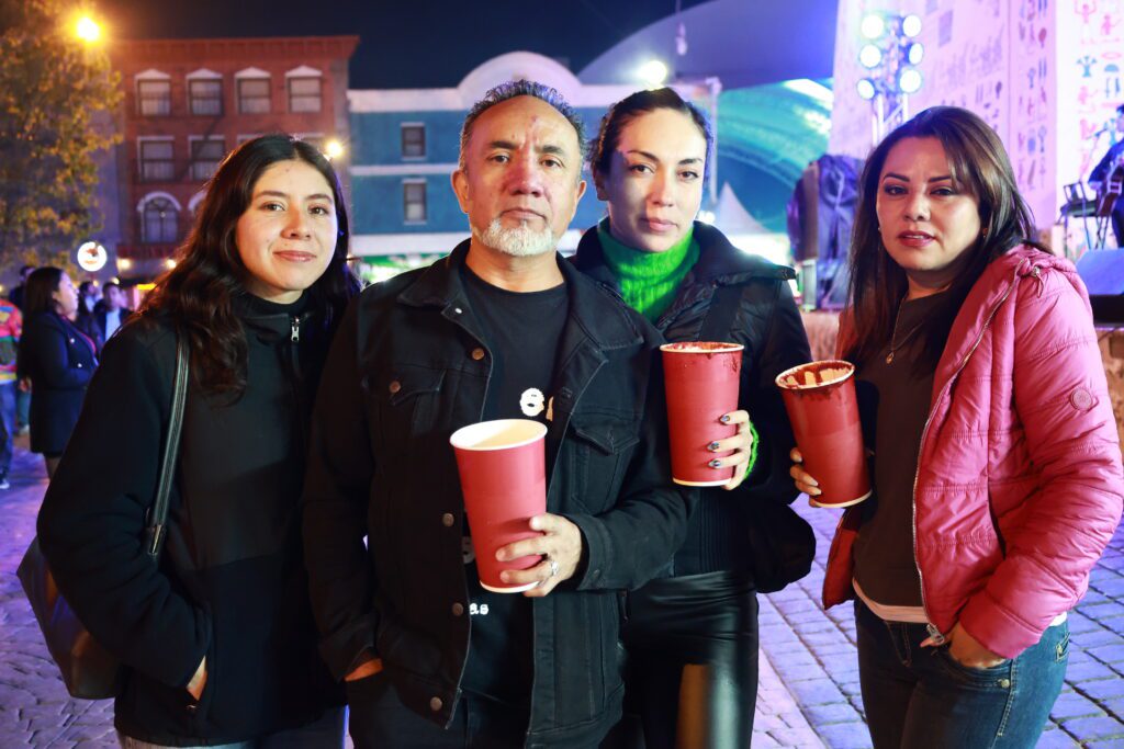 Fiesta musical y ambiente seguro con los auténticos decadentes en la feria San Francisco Pachuca Hidalgo 2025