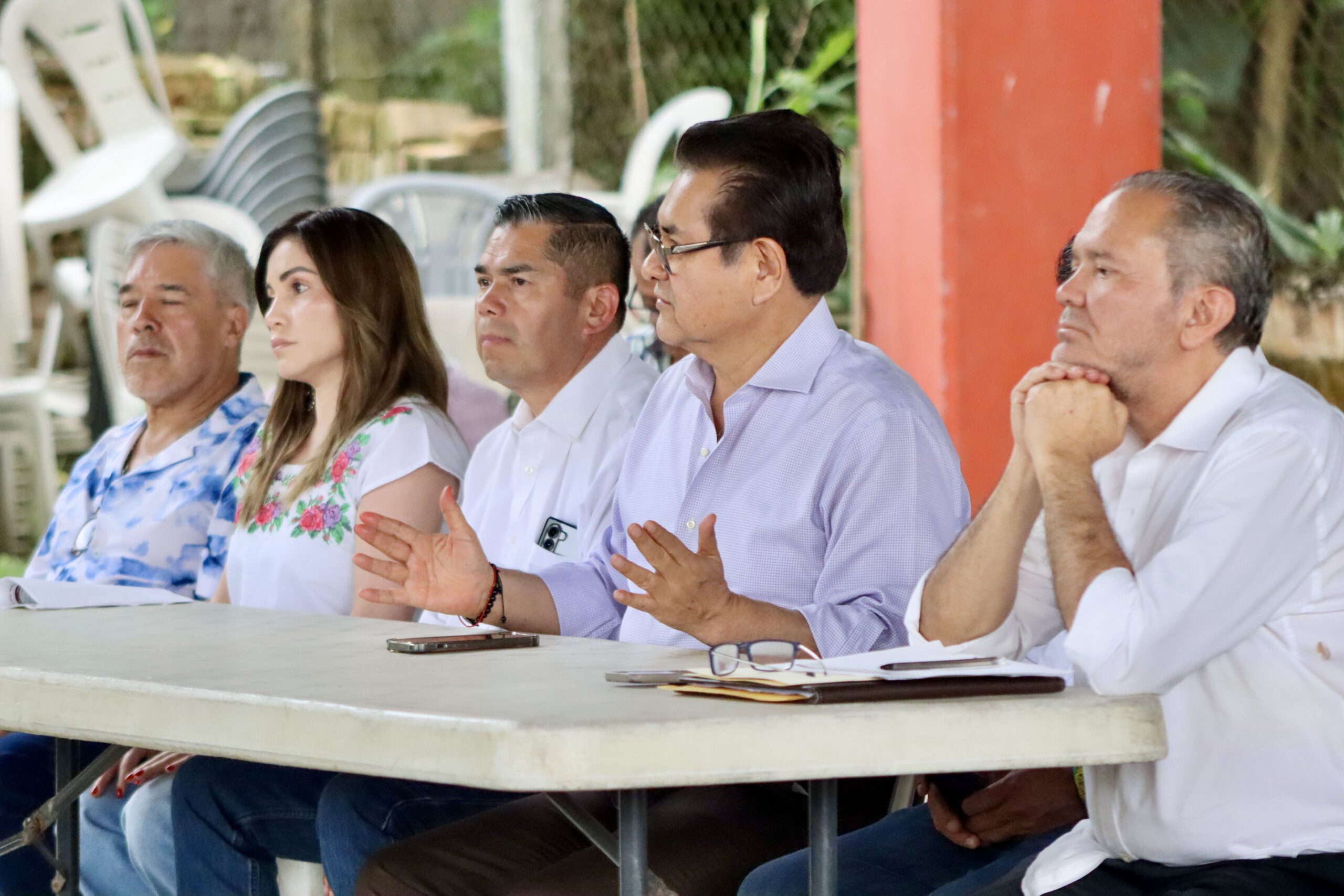 Secretario de Gobierno encabeza diálogo con habitantes de Los Parajes por conflicto vial