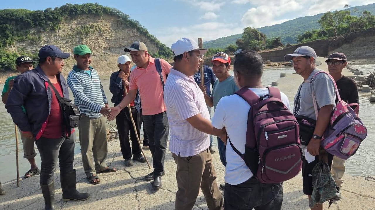 Intenso recorrido del alcalde Alberto Hernández Cortés en comunidades afectadas por las lluvias recientes