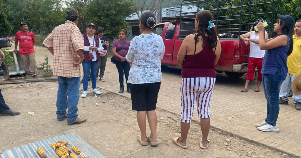 Continúan las acciones de apoyo y limpieza en comunidades del municipio de Yahualica