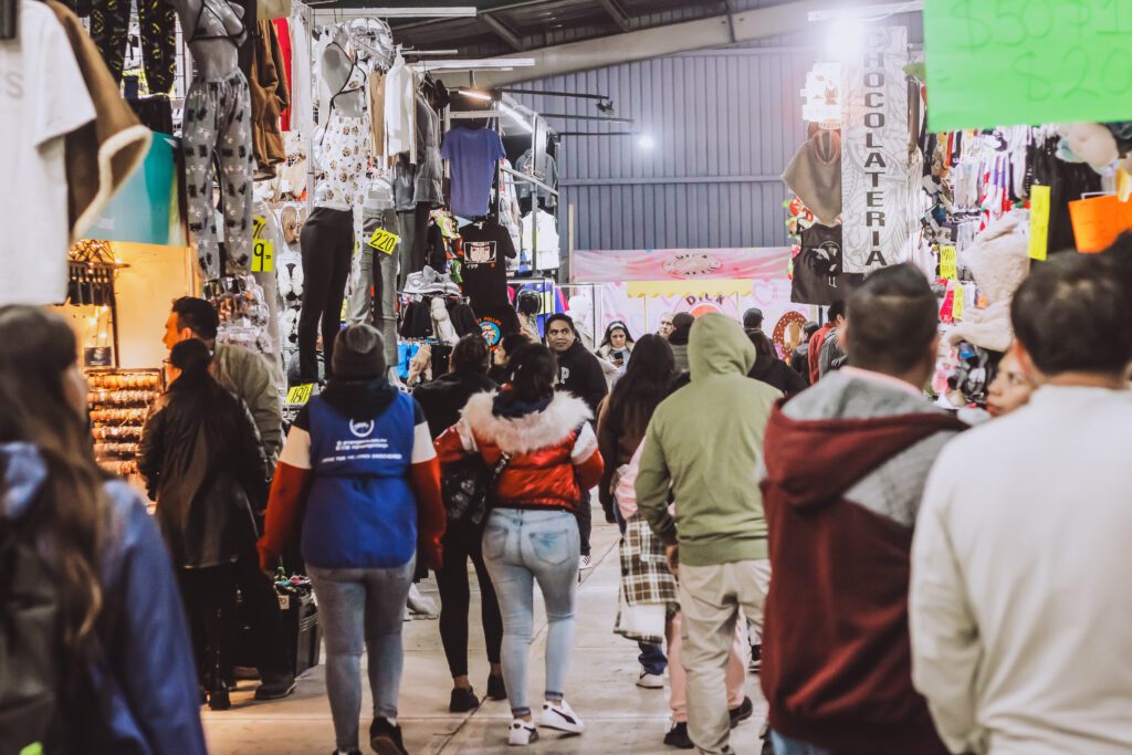 Colores y diversión en el pabellón comercial de la Feria de San Francisco Pachuca Hidalgo 2025