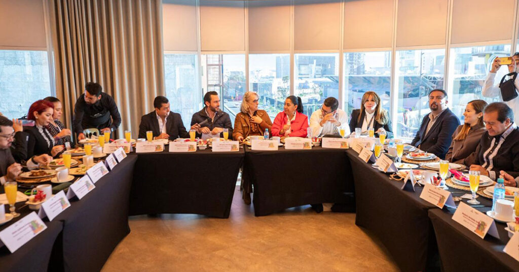 Sesionan en Pachuca las y los secretarios de Turismo de todo el país