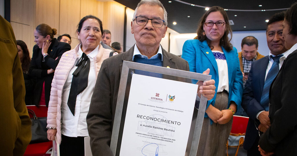 Con un trabajo que se ha extendido por todo el país en el tema de anfibios y reptiles, doctor recibe distinción