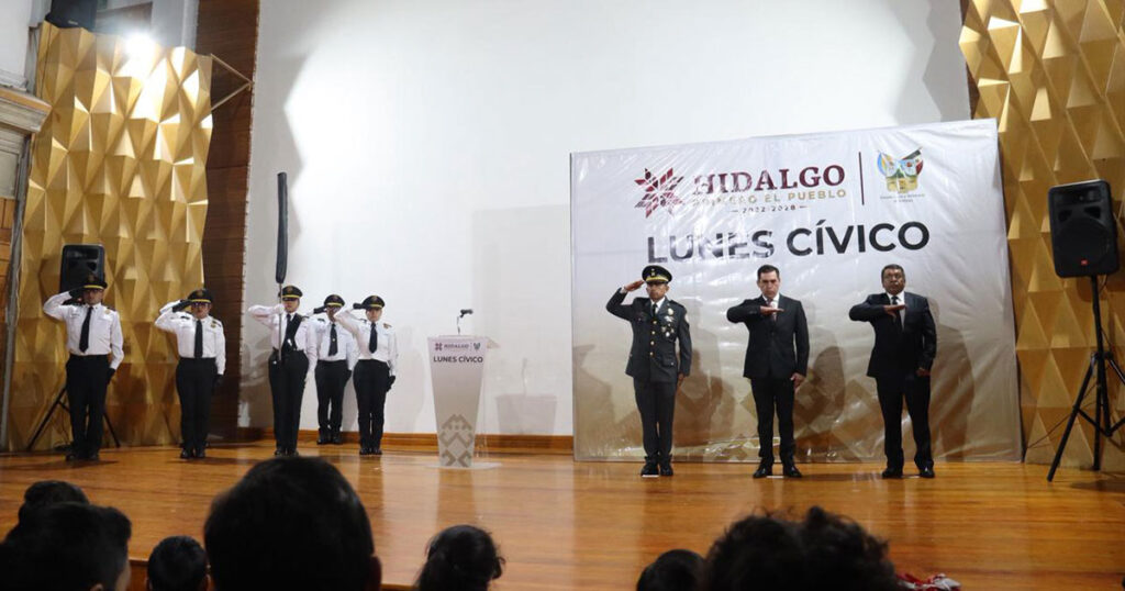 Encabeza Saderh lunes cívico