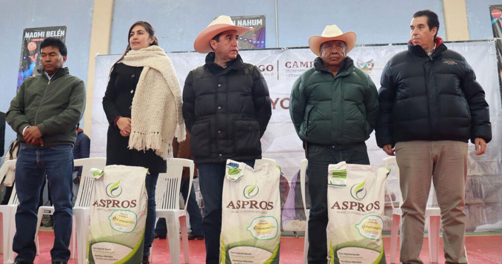 Entrega de apoyos agropecuarios fortalece al campo en Cardonal
