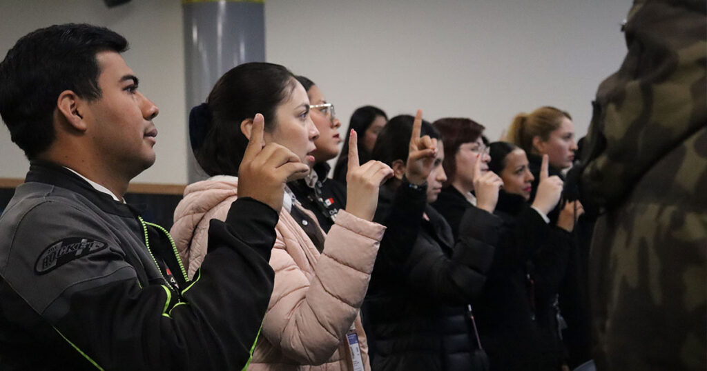Hidalgo impulsa la inclusión en el AIFA con curso de Lengua de Señas Mexicana