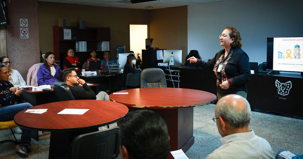 Servidores públicos de Comunicación Gubernamental se capacitan en temas de género