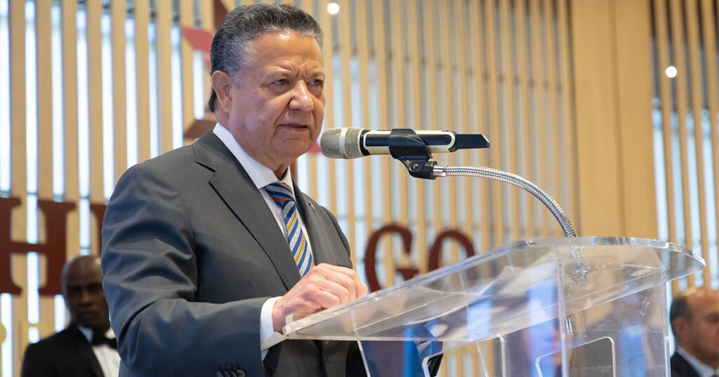 Menchaca Salazar anuncia nueva Villa Deportiva para 2026