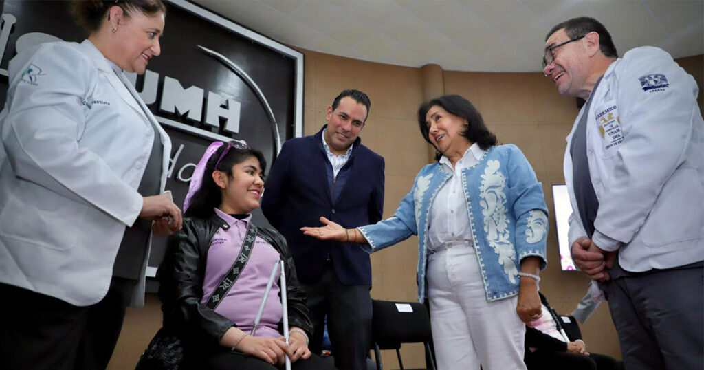 Alianza DIFH–CEUMH–UNAM brinda prótesis oculares gratuitas a hidalguenses de 36 municipios