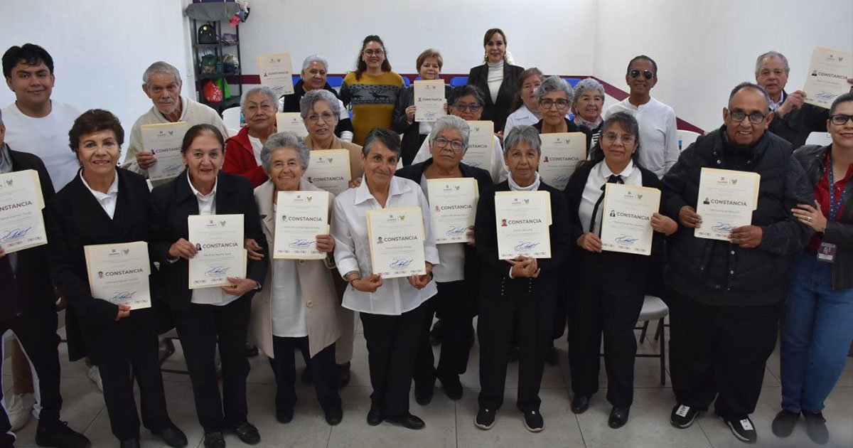 IAAMEH capacita a promotores del envejecimiento pleno