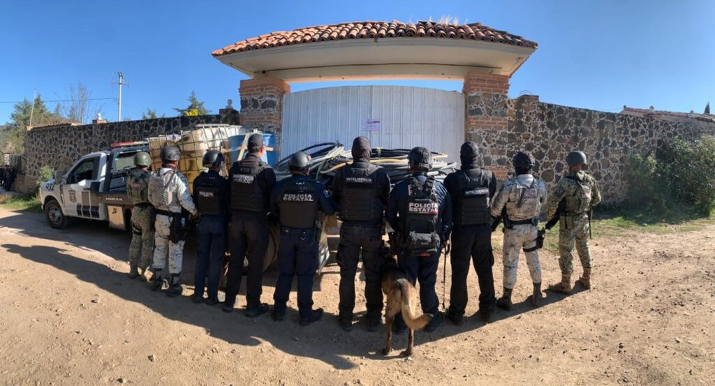 Desmantelan punto de almacenamiento y venta ilegal de hidrocarburo en Cuautepec