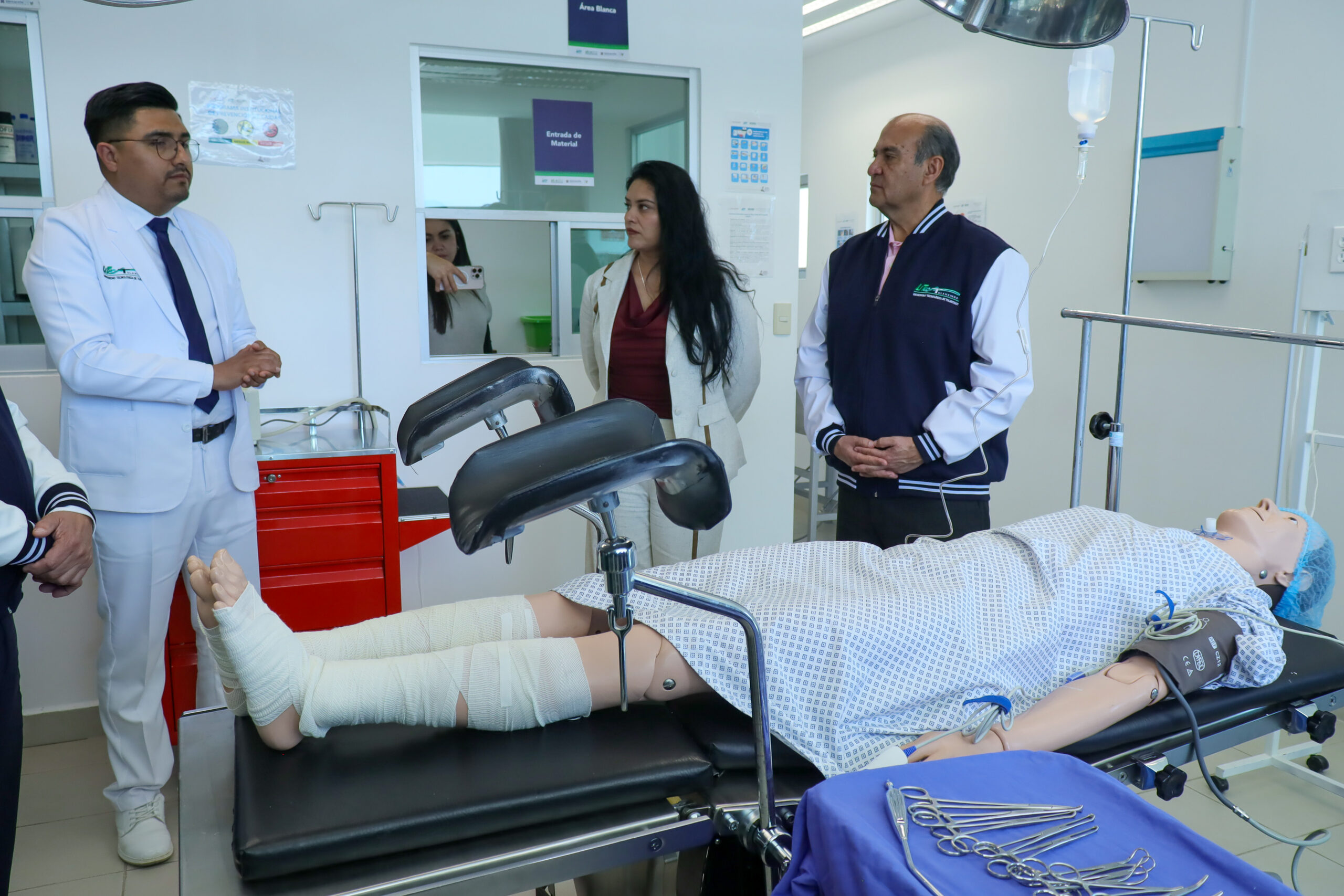 UTEC RECIBE NUEVO EQUIPAMIENTO Y TECHUMBRE DE CANCHA CON INVERSIÓN SUPERIOR A 8.8 MDP