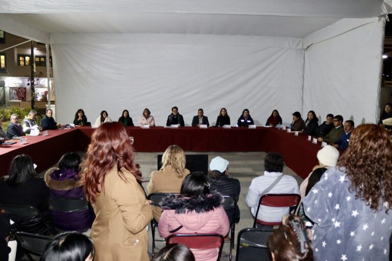 ornada por la Paz y Bienestar del Pueblo con diálogo abierto entre mujeres y autoridades en Pachuca