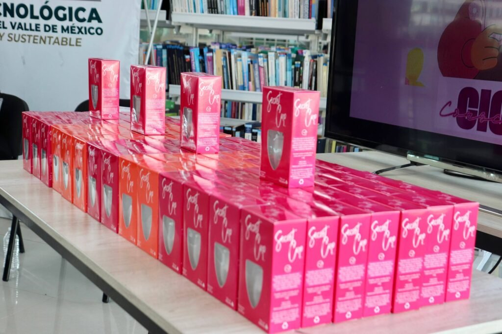 EL INHJUVE PROMUEVE LA SALUD MENSTRUAL CON ENTREGA GRATUITA DE COPAS MENSTRUALES A JÓVENES EN HIDALGO