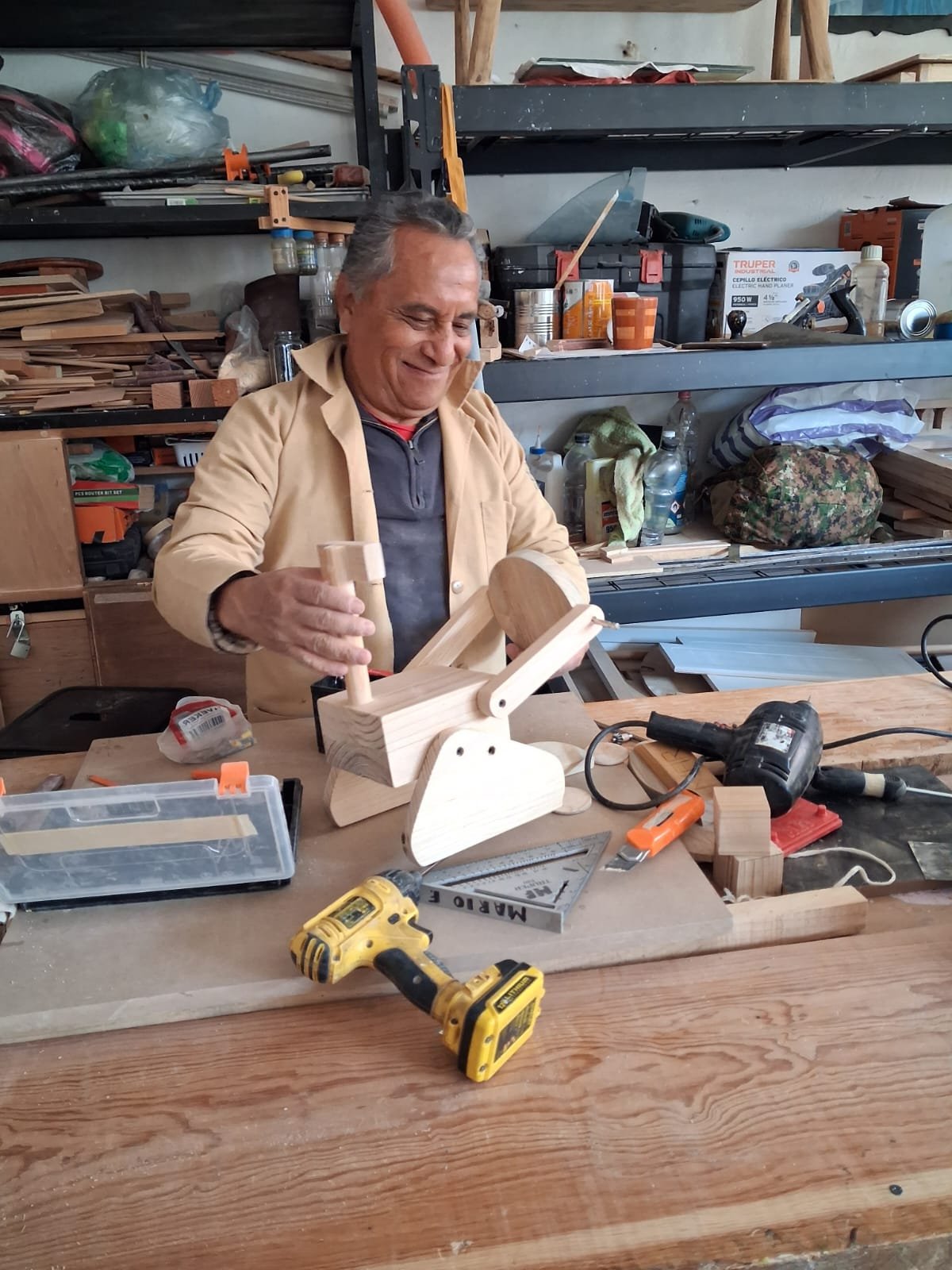 EL IAAMEH IMPULSA TALLER DE CARPINTERÍA PARA PERSONAS MAYORES EN HIDALGO