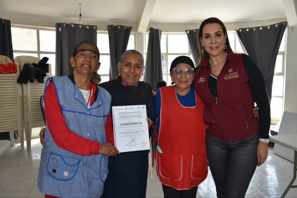 Gobierno de Hidalgo invierte casi un millón de pesos en infraestructura para personas mayores