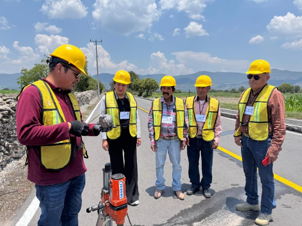 MÁS DE 30 MIL CIUDADANOS SUPERVISAN OBRAS PÚBLICAS EN HIDALGO PARA COMBATIR LA CORRUPCIÓN