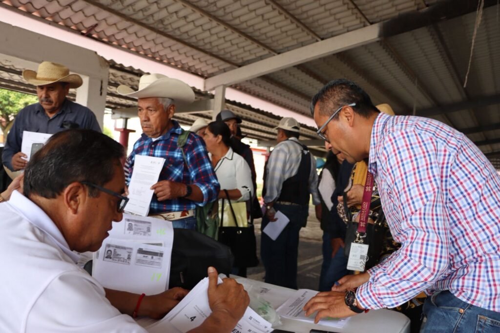 GOBIERNO DE HIDALGO FORTALECE AL CAMPO CON APOYOS AGRÍCOLAS Y GANADEROS EN TULANCINGO Y ELOXOCHITLÁN