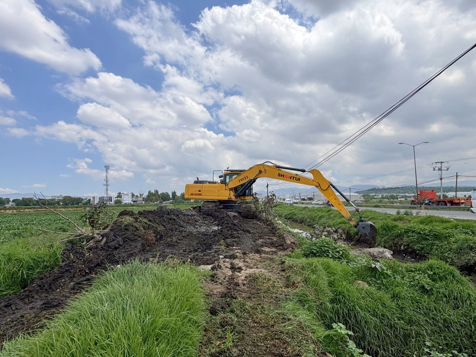 SIPDUS ejecuta obras para reducir riesgos de inundación en Los Tuzos y zonas aledañas