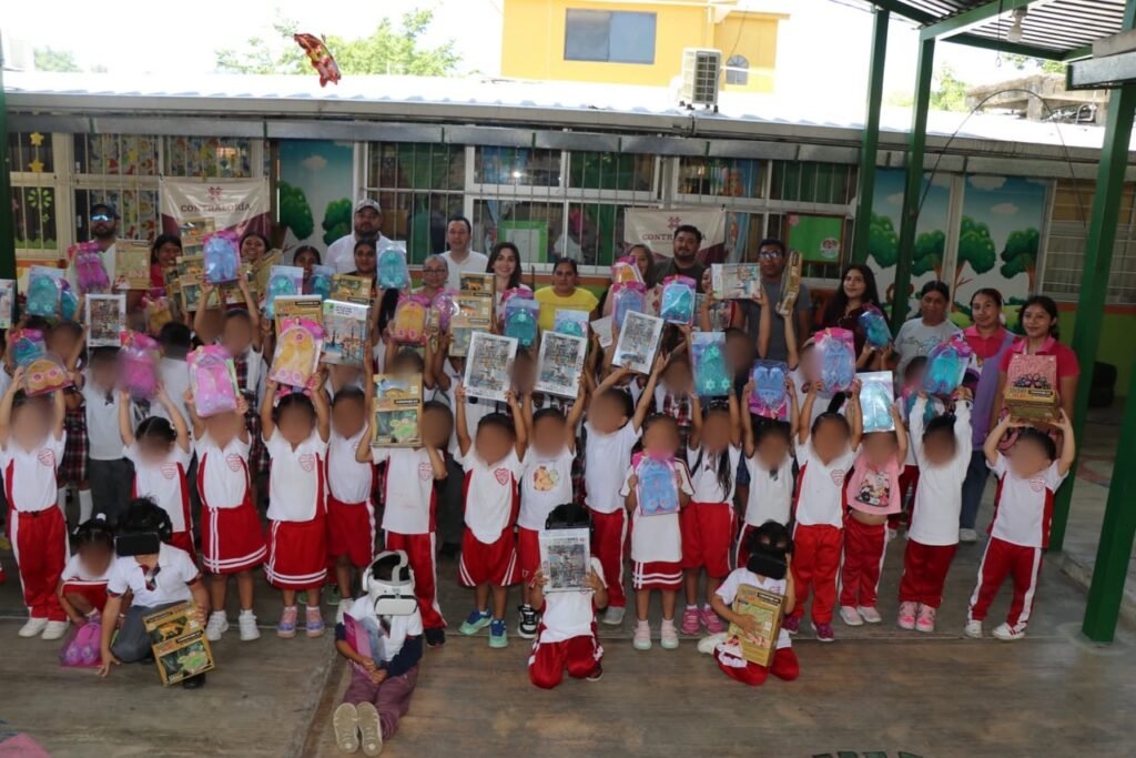 “Cartas con Valor” lleva sonrisas, juguetes y formación en valores a niñas y niños de la Sierra y la Huasteca