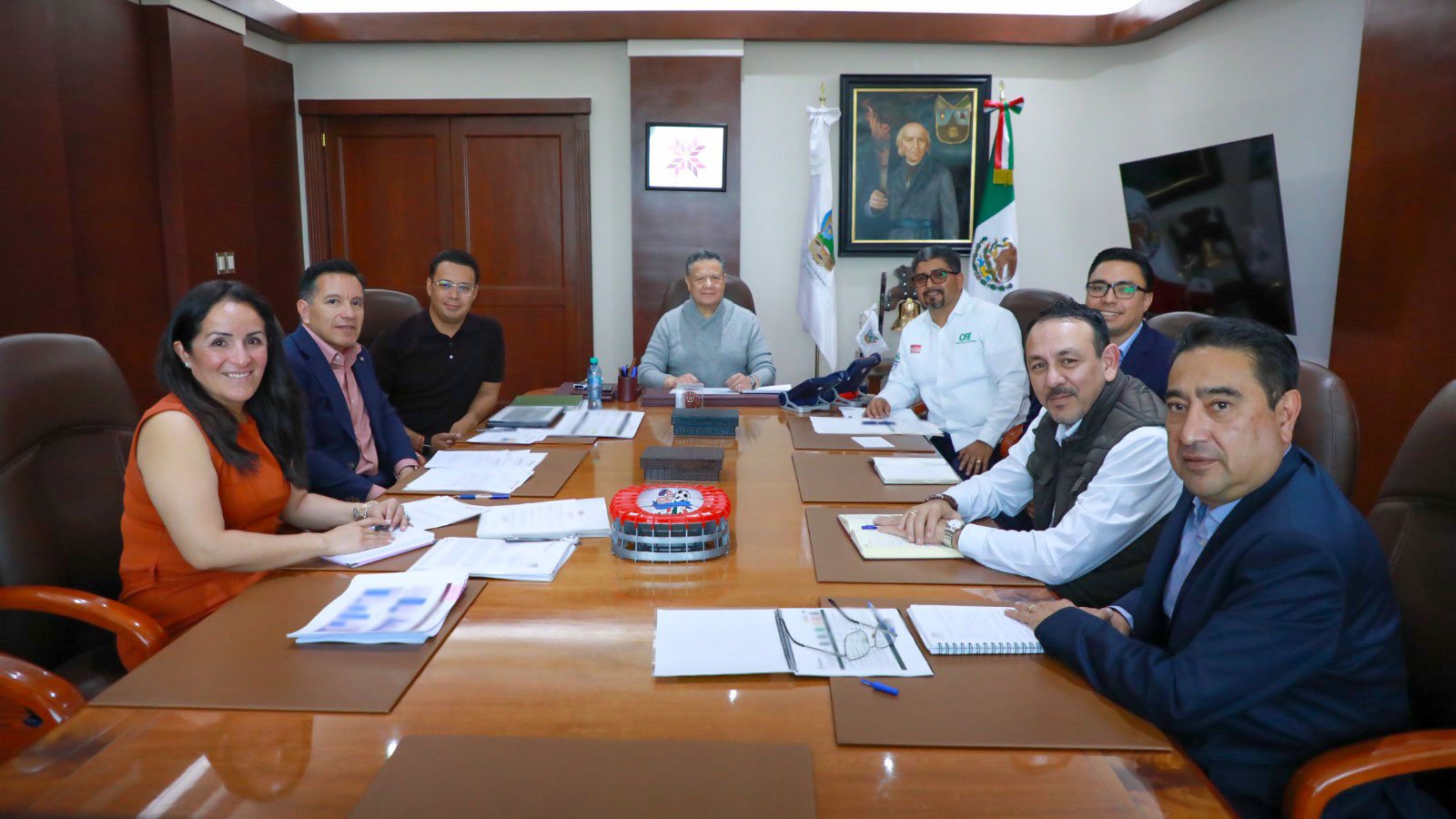 Menchaca Salazar coordina acciones con CFE para garantizar servicio eléctrico en Hidalgo 