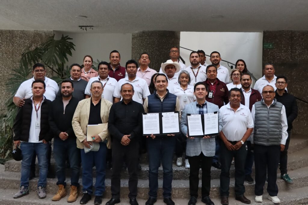 Saderh y Universidad de Chapingo firman convenio para el análisis de suelos agrícolas