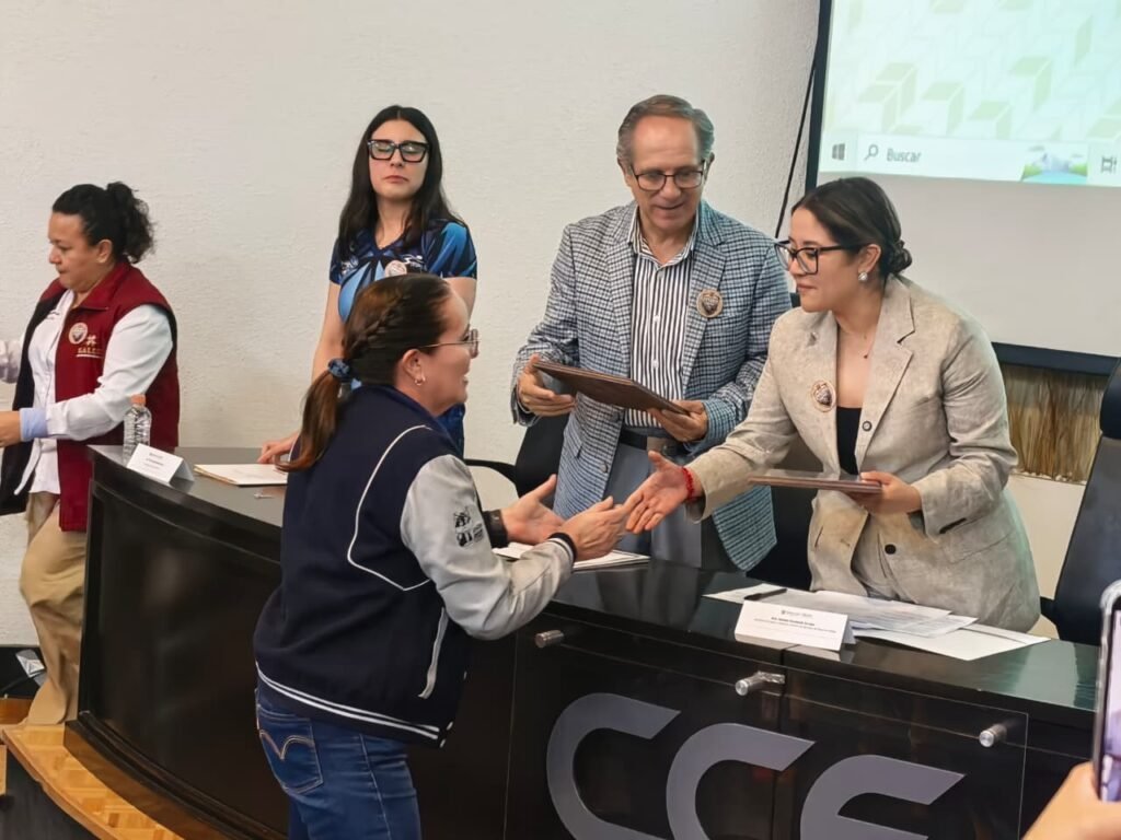 Entrega SSH el Distintivo de la Salud 2026 a 40 establecimientos 