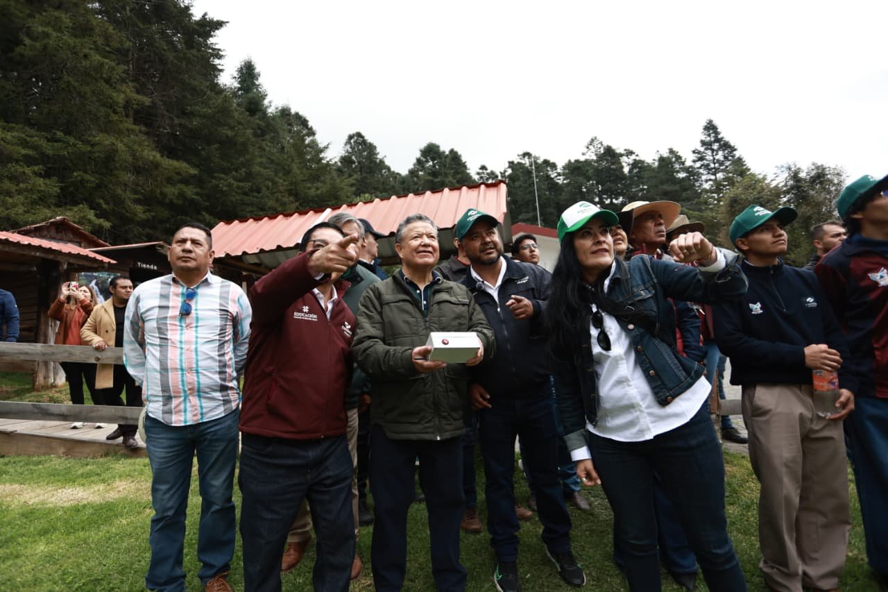 Estudiante del Conalep Hidalgo crea Agrofly, dron para reforestar con “Esferas de Vida”