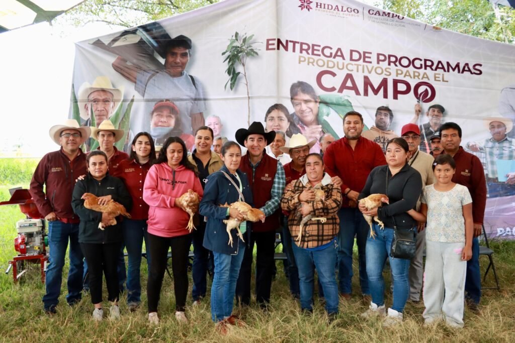 Apoyos por casi 7 millones de pesos fortalecen al campo hidalguense 