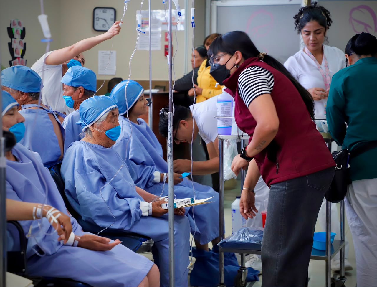 Cirugías gratuitas de cataratas benefician a 194 personas