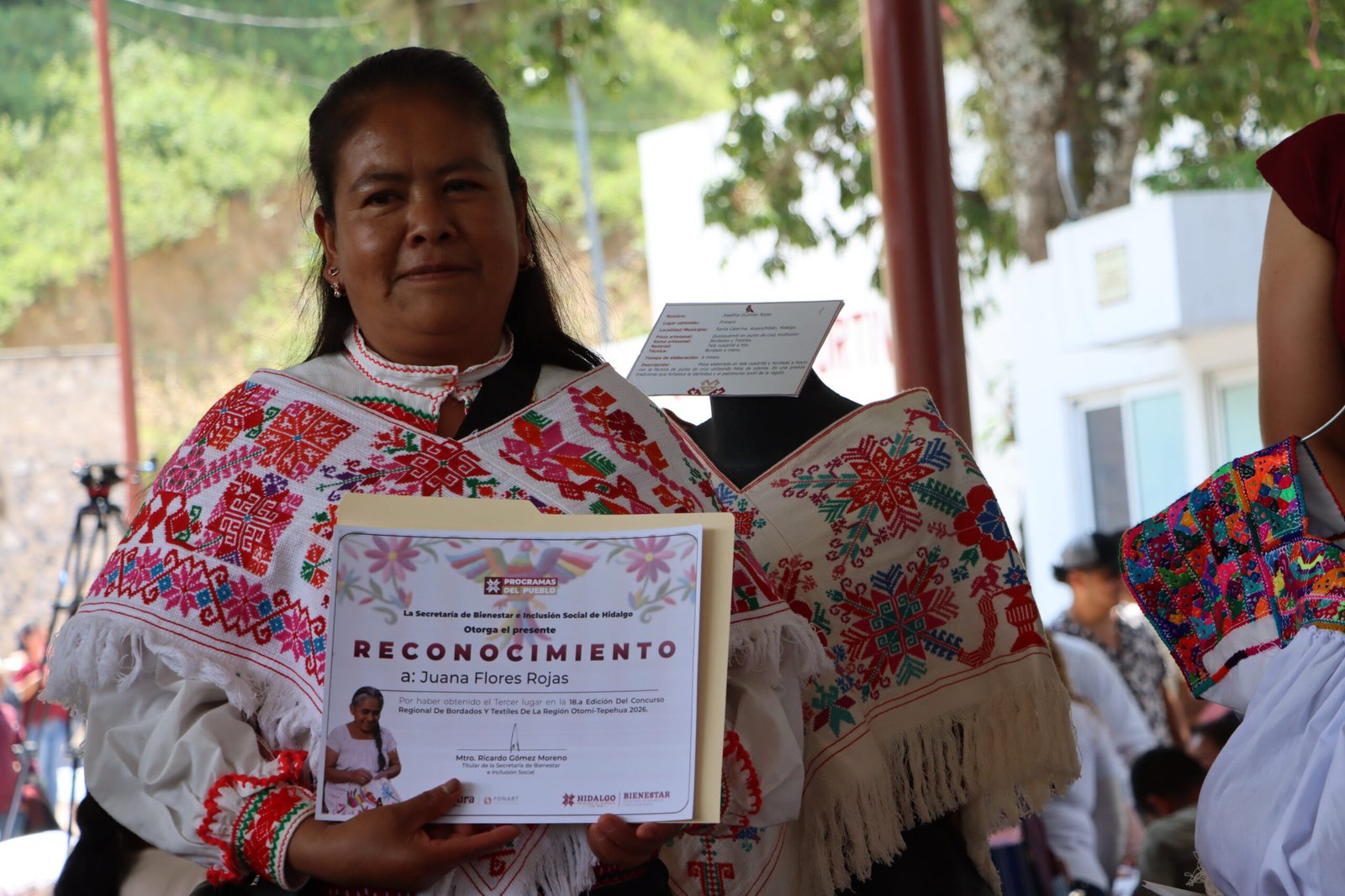 Gobierno de Hidalgo reconoce el talento artesanal en regiones Otomí-Tepehua y Huasteca