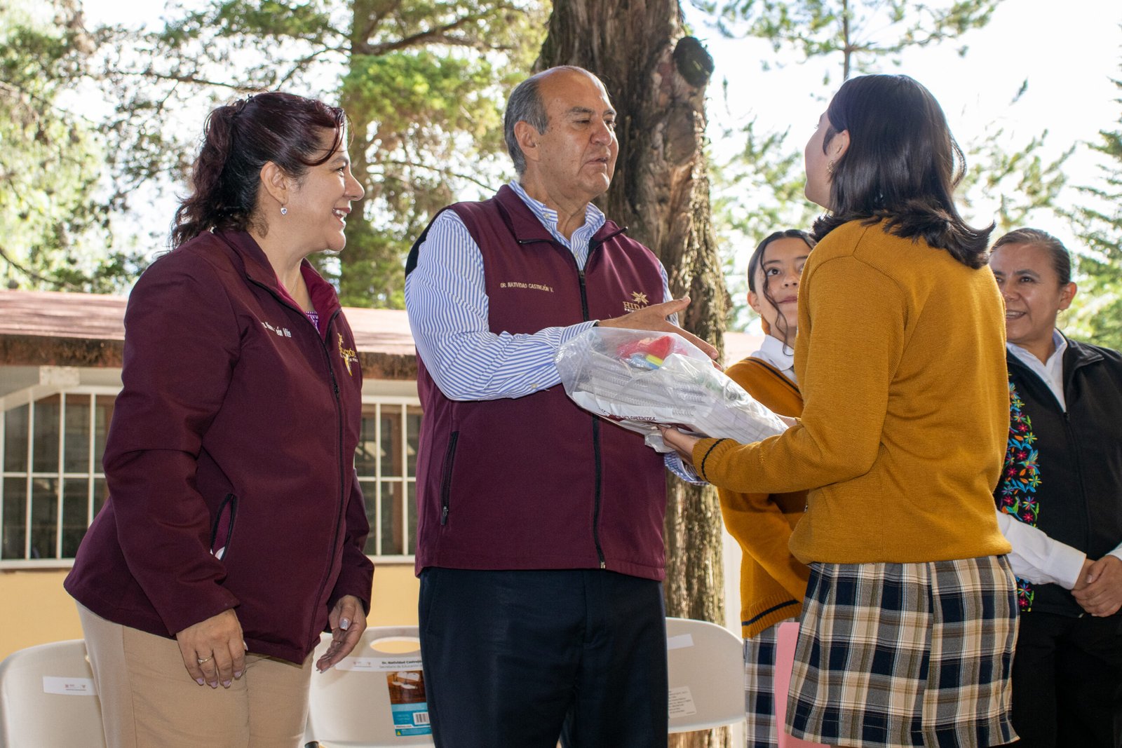 SEPH alista entrega de útiles, uniformes y calzado gratuito para estudiantes de nivel básico 