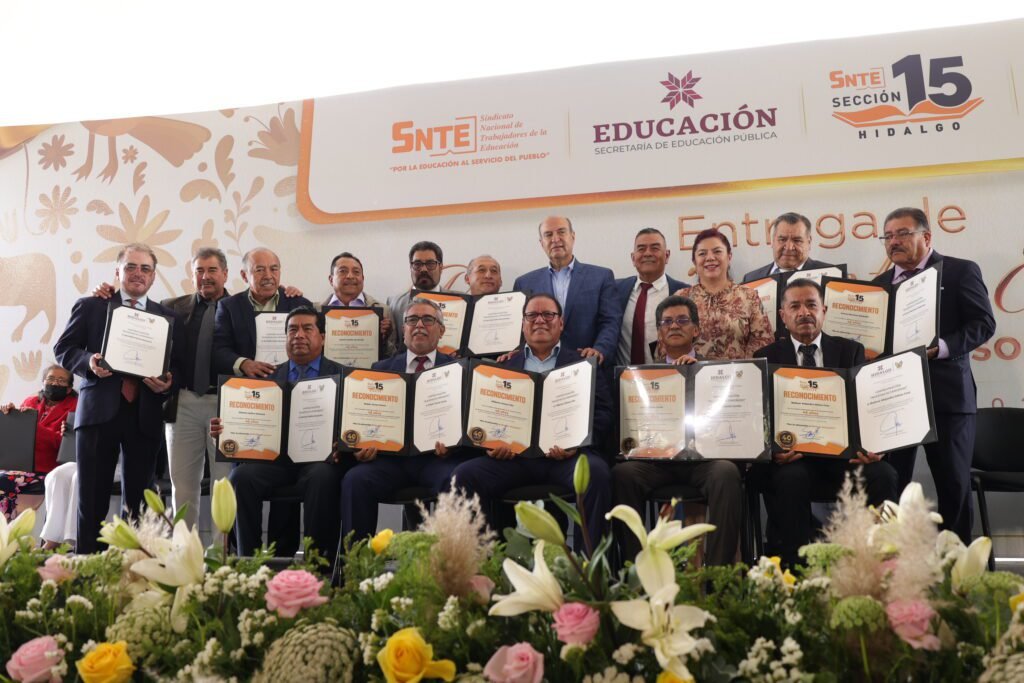 SEPH y SNTE reconocen trayectoria de mil 912 trabajadoras y trabajadores de la educación