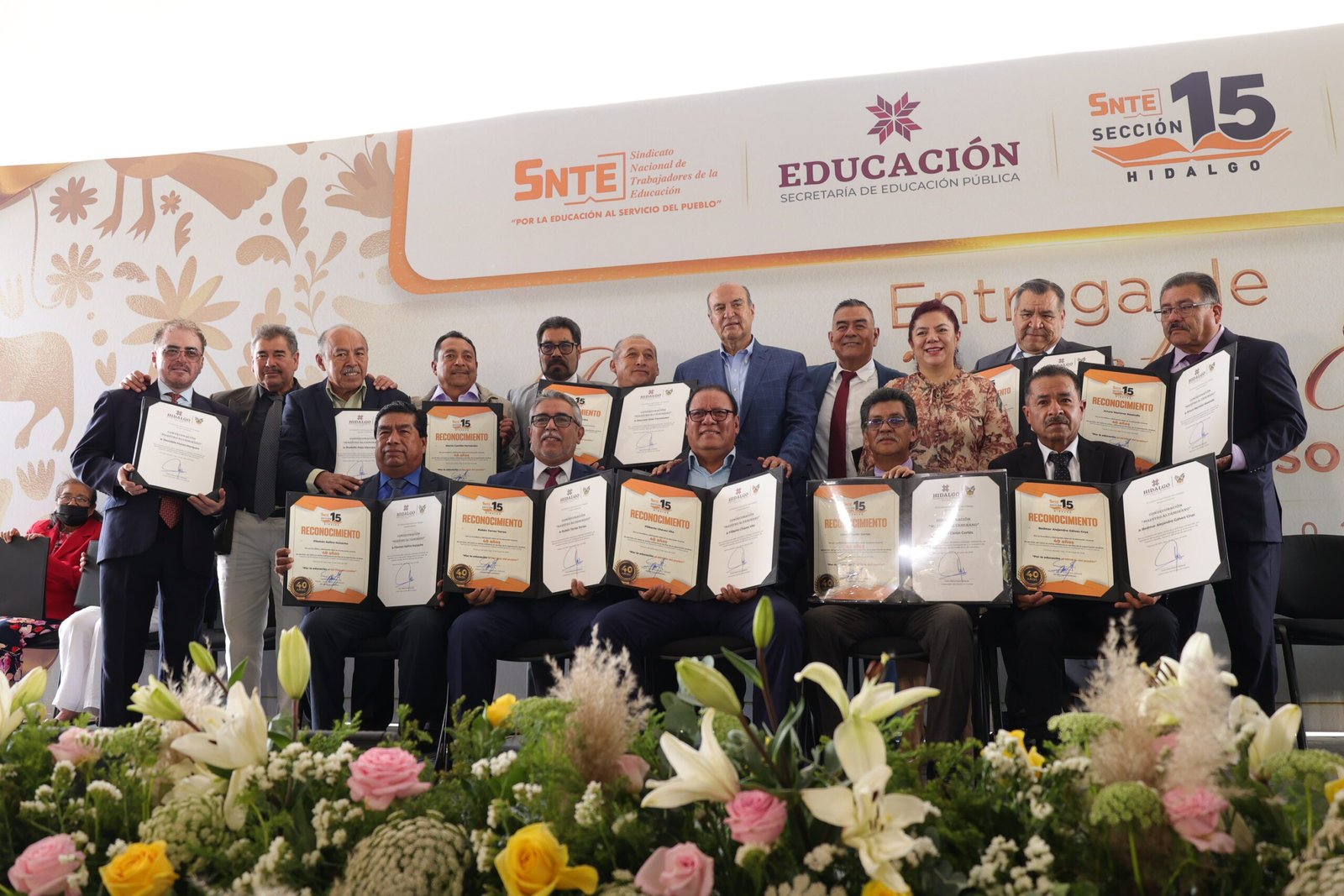 SEPH y SNTE reconocen trayectoria de mil 912 trabajadoras y trabajadores de la educación