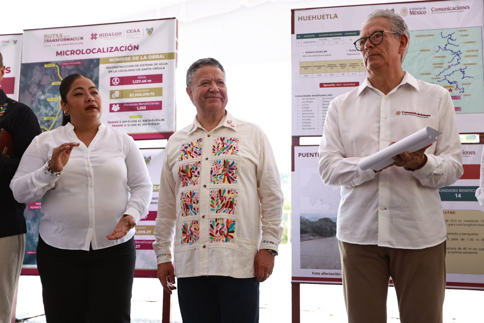 Menchaca Salazar lleva Rutas de la Reconstrucción a Huehuetla      